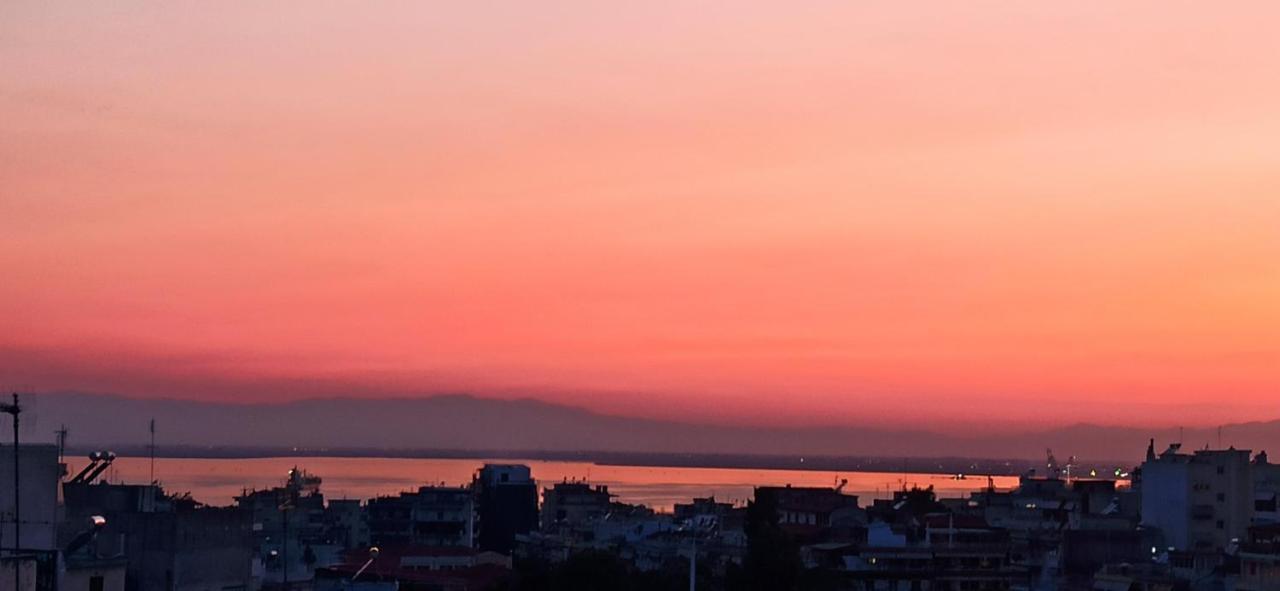 Sunset Rooftop Apartment Thessaloniki Exterior photo